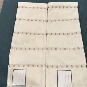 New Pair threshold bath towels